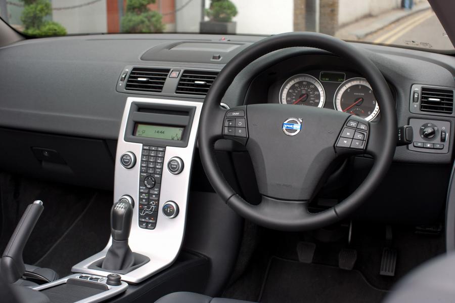  Volvo C70 2010 года  (фото 3 из 51)